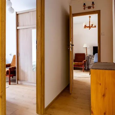 Centre By Bookinghost דירה *