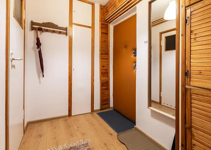 Centre By Bookinghost